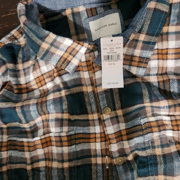 American Eagle Outfitters cropped flannel - Picture 2 of 3